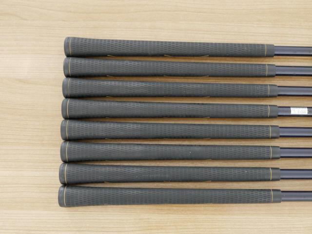 Iron set : Honma : ชุดเหล็ก Honma Beres IS-05 Forged (ปี 2017) มีเหล็ก 5-10,Aw,Sw (8 ชิ้น) ก้าน ARMRQ ∞ (53) Flex S (2 ดาว)