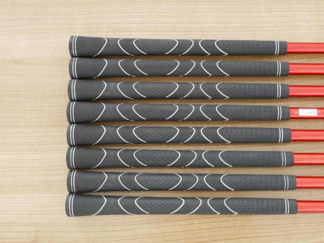 Iron set : Maruman : ชุดเหล็ก Maruman Red-V II (ใบใหญ่ ตีง่าย ไกล) มีเหล็ก 5-Pw,Aw,Sw (8 ชิ้น) ก้านกราไฟต์ Flex R