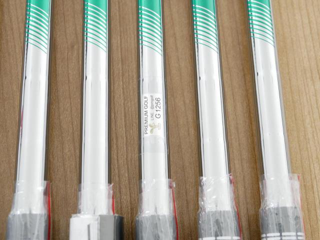 Iron set : Taylormade : **ของใหม่ ยังไม่แกะพลาสติก** ชุดเหล็ก Taylormade P790 (ตัวท้อปสุด ล่าสุด ออกปี 2025 Japan Spec.) มีเหล็ก 5-Pw (6 ชิ้น) ก้านเหล็ก NS Pro 950 NEO Flex S