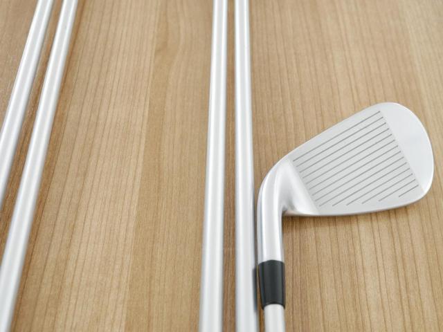 Iron set : Titleist : ชุดเหล็ก Titleist VG3 Type D Forged (ปี 2017 Japan Spec. ตีง่ายและไกลที่สุดของ Titleist) มีเหล็ก 6-Pw (5 ชิ้น) ก้านกราไฟต์ Mitsubishi VGI Flex R