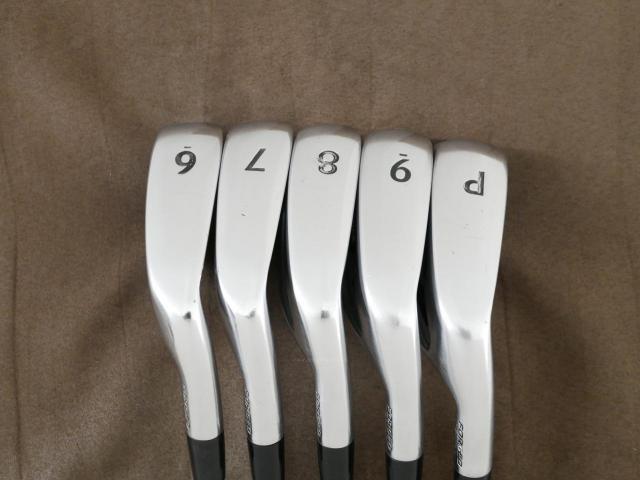 Iron set : Titleist : ชุดเหล็ก Titleist VG3 Type D Forged (ปี 2017 Japan Spec. ตีง่ายและไกลที่สุดของ Titleist) มีเหล็ก 6-Pw (5 ชิ้น) ก้านกราไฟต์ Mitsubishi VGI Flex R