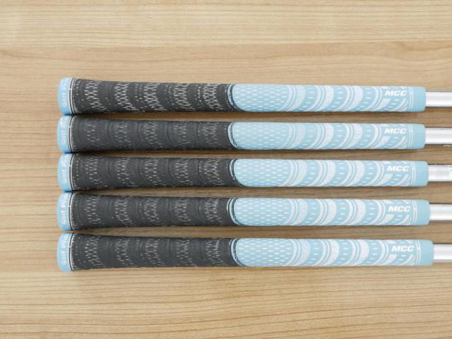 Iron set : Titleist : ชุดเหล็ก Titleist T200 (รุ่นปี 2020) มีเหล็ก 6-Pw (5 ชิ้น) ก้านเหล็ก NS Pro 950 NEO Flex R