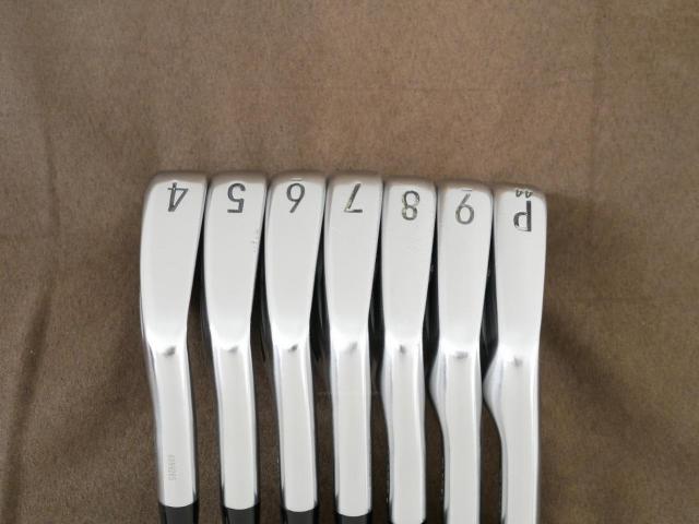 Iron set : Titleist : ชุดเหล็ก Titleist T100S Forged (รุ่นปี 2022) มีเหล็ก 4-Pw (7 ชิ้น) ก้านเหล็ก NS Pro 880 AMC Flex R