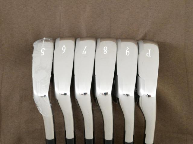 Iron set : Mizuno : ชุดเหล็ก Mizuno Pro Ti18 (รุ่นปี 2019 หน้า Titanium ตีง่าย ไกล) มีเหล็ก 5-Pw (6 ชิ้น) ก้านกราไฟต์ Flex R
