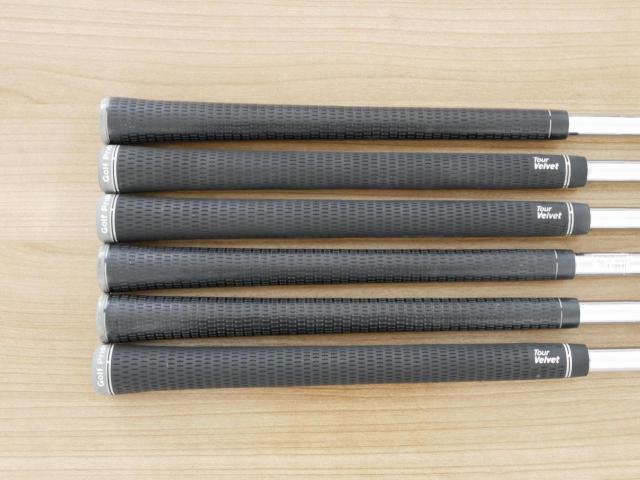 Iron set : Taylormade : ชุดเหล็ก Taylormade M2 LTD มีเหล็ก 5-Pw (6 ชิ้น) ก้านเหล็ก NS Pro 950 Flex R