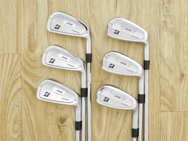 Iron set : Bridgestone : Bridgestone JGR Forged (ออกปี 2017 นุ่ม แน่น) มีเหล็ก 5-PW (6 ชิ้น) ก้านเหล็ก XP95 S200