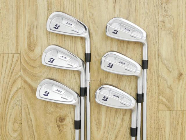 Iron set : Bridgestone : Bridgestone JGR Forged (ออกปี 2017 นุ่ม แน่น) มีเหล็ก 5-PW (6 ชิ้น) ก้านเหล็ก XP95 S200