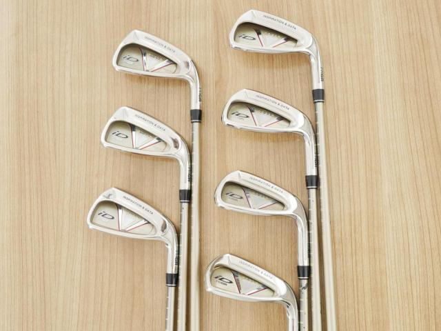 Iron set : PRGR : ชุดเหล็ก PRGR ID Nabla Red (รุ่นท๊อปสุด หน้าเด้ง ไกลมาก) มีเหล็ก 6-Pw,Aw,Sw (7 ชิ้น) ก้านกราไฟต์ M-37 Flex R