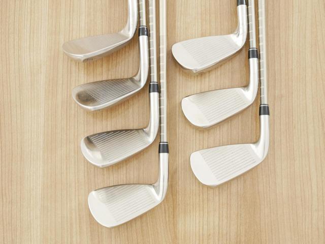 Iron set : PRGR : ชุดเหล็ก PRGR ID Nabla Red (รุ่นท๊อปสุด หน้าเด้ง ไกลมาก) มีเหล็ก 6-Pw,Aw,Sw (7 ชิ้น) ก้านกราไฟต์ M-37 Flex R