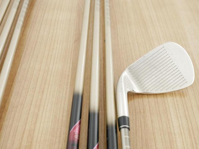 Iron set : PRGR : ชุดเหล็ก PRGR ID Nabla Red (รุ่นท๊อปสุด หน้าเด้ง ไกลมาก) มีเหล็ก 6-Pw,Aw,Sw (7 ชิ้น) ก้านกราไฟต์ M-37 Flex R