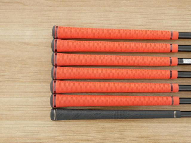 Iron set : PRGR : ชุดเหล็ก PRGR ID Nabla Red (รุ่นท๊อปสุด หน้าเด้ง ไกลมาก) มีเหล็ก 6-Pw,Aw,Sw (7 ชิ้น) ก้านกราไฟต์ M-37 Flex R