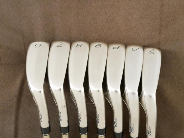 Iron set : PRGR : ชุดเหล็ก PRGR ID Nabla Red (รุ่นท๊อปสุด หน้าเด้ง ไกลมาก) มีเหล็ก 6-Pw,Aw,Sw (7 ชิ้น) ก้านกราไฟต์ M-37 Flex R
