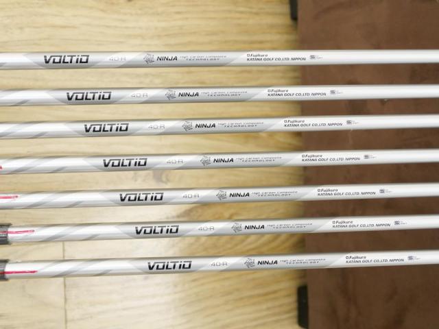 Iron set : Katana : **ของใหม่ ยังไม่แกะพลาสติก** ชุดเหล็ก Katana Voltio NINJA Model V (ปี 2020 หน้าเด้ง ตีไกล) มีเหล็ก 6-Pw,Aw,Sw (7 ชิ้น) ก้านกราไฟต์ Fujikura Voltio 40 Flex R