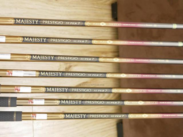 Iron set : Maruman : ชุดเหล็ก Maruman Majesty Prestigio Super 7 (รุ่นท๊อปสุด หน้าเด้ง ตีไกลมาก ของใหม่ 1 แสนบาท) มีเหล็ก 5-Pw,Aw (7 ชิ้น) ก้านกราไฟต์ Flex R