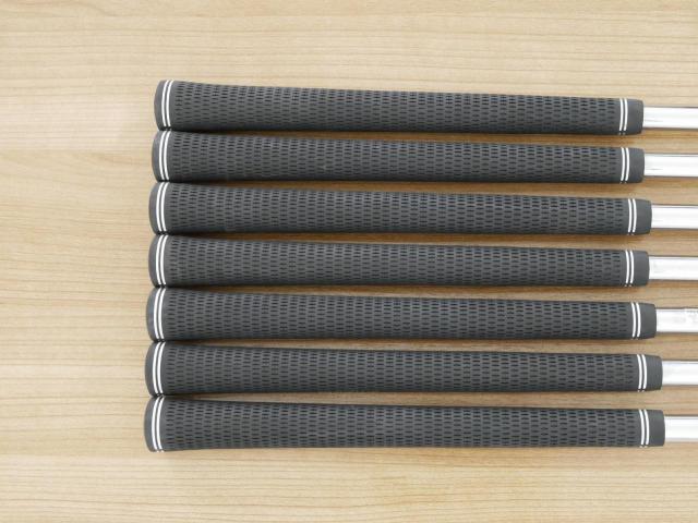 Iron set : Taylormade : ชุดเหล็ก Taylormade R7 XR (ใบใหญ่ ตีง่าย ไกล) มีเหล็ก 4-Pw (7 ชิ้น) ก้านเหล็ก Flex S