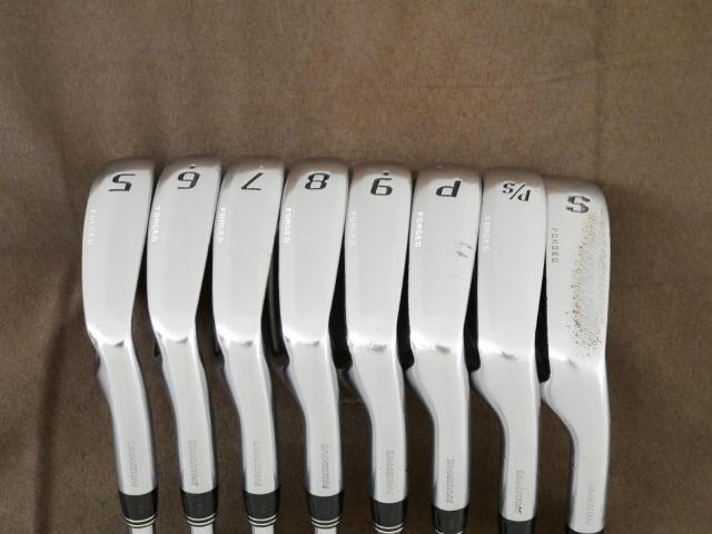 Iron set : Tourstage : ชุดเหล็ก Tourstage VIQ (Forged) มีเหล็ก 5-Pw,Aw,Sw (8 ชิ้น) ก้านเหล็ก NS Pro 950 Flex S