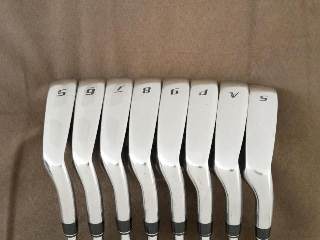 Iron set : Taylormade : ชุดเหล็ก Taylormade X-03 (หน้า Titanium รุ่นท็อป) มีเหล็ก 5-Pw,Aw,Sw (8 ชิ้น) ก้านเหล็ก NS Pro 950 Flex S