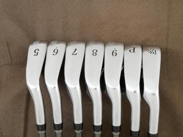 Iron set : Tourstage : ชุดเหล็ก Tourstage PHYZ Forged (ซีรี่ย์ท๊อป นุ่มไกล) มีเหล็ก 5-Pw,Aw (7 ชิ้น) ก้านกราไฟต์ Flex R