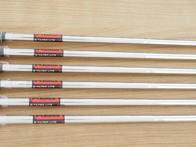 Iron set : Other Brand : **ของใหม่ ยังไม่แกะพลาสติก** ชุดเหล็ก Cobra King TEC Forged (ออกปี 2025) มีเหล็ก 5-Pw (6 ชิ้น) ก้านเหล็ก KBS S-Taper Lite Flex S