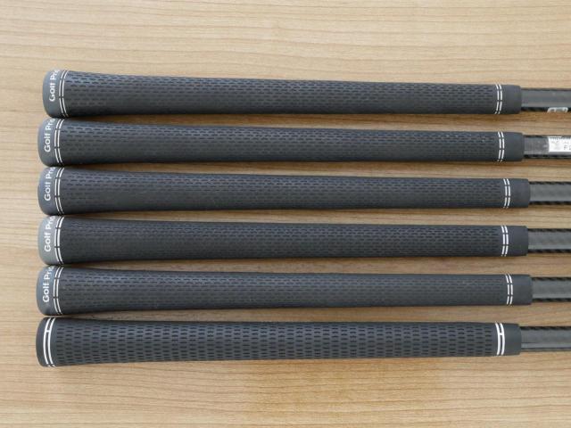 Iron set : Titleist : ชุดเหล็ก Titleist T400 (ตีง่ายที่สุด ไกลที่สุด ออกปี 2020) มีเหล็ก 7-Pw,43,49 (6 ชิ้น) ก้านกราไฟต์ Mitsubishi TENSEI 50 Flex R