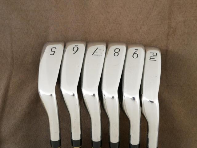 Iron set : Maruman : ชุดเหล็ก Maruman Verity V425 (ใบใหญ่ ตีง่าย) มีเหล็ก 5-Pw (6 ชิ้น) ก้านกราไฟต์ Flex R