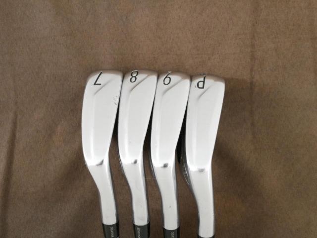 Iron set : Titleist : ชุดเหล็ก Titleist T400 (ตีง่ายที่สุด ไกลที่สุด ออกปี 2020) มีเหล็ก 7-Pw (4 ชิ้น) ก้านเหล็ก NS Pro 950 DST Flex S