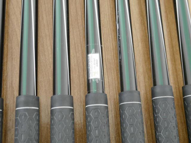 Iron set : Callaway : ชุดเหล็ก Callaway Legacy V (Forged) มีเหล็ก 4-Pw,Aw (8 ชิ้น) ก้านกราไฟต์ Flex SR