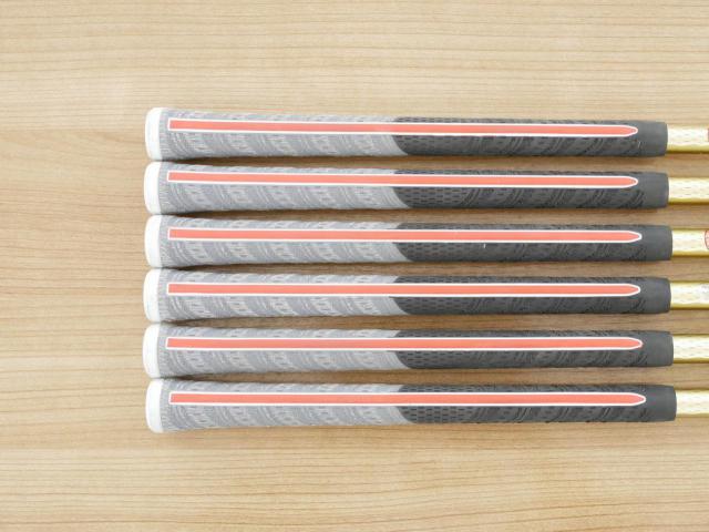 Iron set : Taylormade : ชุดเหล็ก Taylormade Gloire G (รุ่นท๊อปสุด ตีไกลมากๆ เหล็ก 7 Loft 26.5 หน้าเด้ง) มีเหล็ก 5-Pw (6 ชิ้น) ก้านกราไฟต์ Flex S