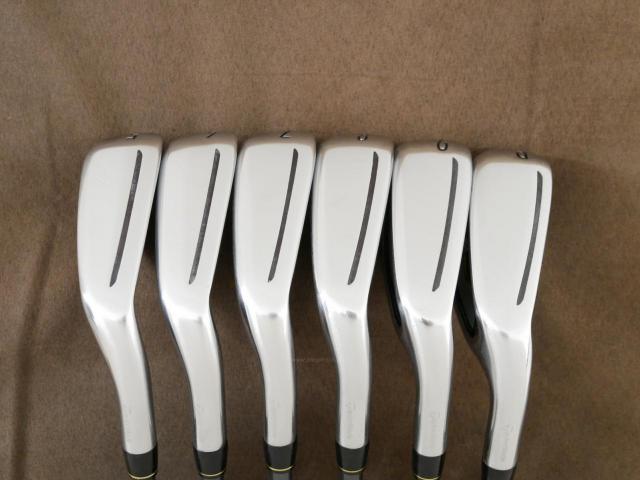 Iron set : Taylormade : ชุดเหล็ก Taylormade Gloire G (รุ่นท๊อปสุด ตีไกลมากๆ เหล็ก 7 Loft 26.5 หน้าเด้ง) มีเหล็ก 5-Pw (6 ชิ้น) ก้านกราไฟต์ Flex S
