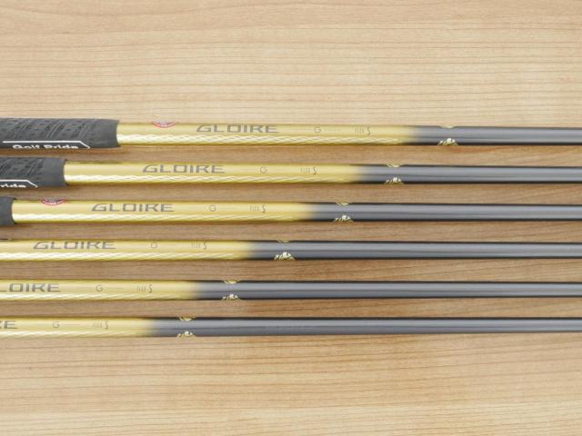 Iron set : Taylormade : ชุดเหล็ก Taylormade Gloire G (รุ่นท๊อปสุด ตีไกลมากๆ เหล็ก 7 Loft 26.5 หน้าเด้ง) มีเหล็ก 5-Pw (6 ชิ้น) ก้านกราไฟต์ Flex S