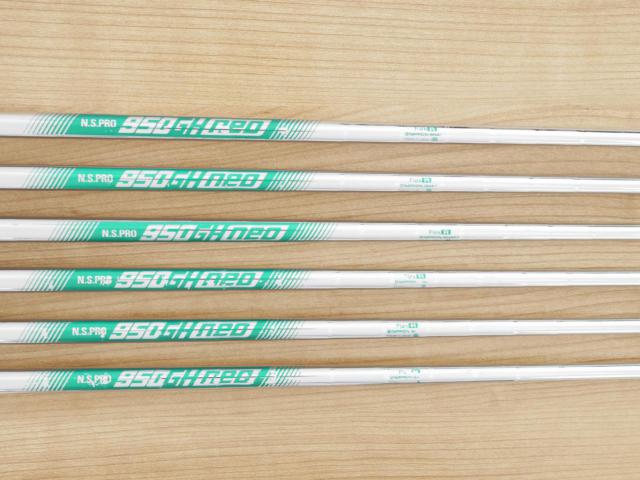 Iron set : PRGR : ชุดเหล็ก PRGR 02 Forged (ปี 2021 นุ่มมาก หายาก) มีเหล็ก 5-Pw (6 ชิ้น) ก้านเหล็ก NS Pro 950 NEO Flex R 
