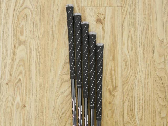 Iron set : Callaway : ชุดเหล็ก Callaway Big Bertha (รุ่นล่าสุด ปี 2023 ตีง่ายที่สุดของ Callaway) มีเหล็ก 6-Pw (5 ชิ้น) ก้านกราไฟต์ Fujikura Speeder NX Flex R