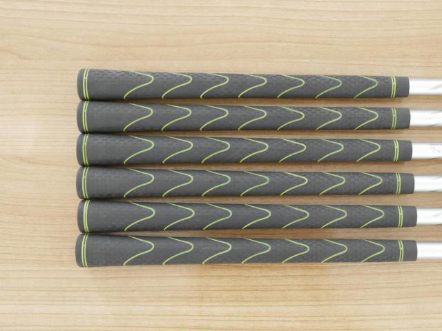 Iron set : Titleist : ชุดเหล็ก Titleist T350 Forged (รุ่นใหม่ล่าสุด ออกปี 2023) มีเหล็ก 6-Pw,48 (6 ชิ้น) ก้านกราไฟต์ Fujikura MCI 60 Flex R