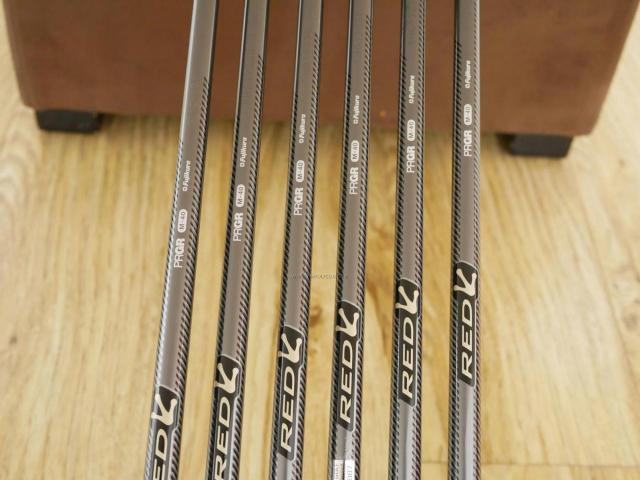 Iron set : PRGR : ชุดเหล็ก PRGR Red Titan Face (รุ่นปี 2018 หน้าเด้ง ตีไกลมาก) มีเหล็ก 5-Pw (6 ชิ้น) ก้านกราไฟต์ M-40 Flex SR