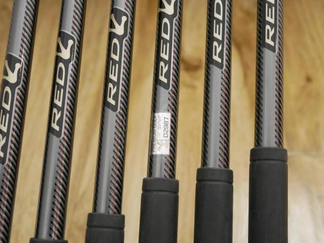 Iron set : PRGR : ชุดเหล็ก PRGR Red Titan Face (รุ่นปี 2018 หน้าเด้ง ตีไกลมาก) มีเหล็ก 5-Pw (6 ชิ้น) ก้านกราไฟต์ M-40 Flex SR