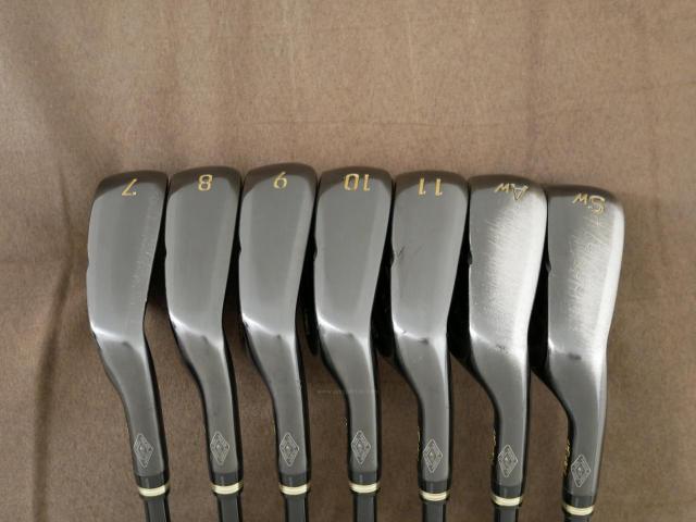 Iron set : Honma : ชุดเหล็ก Honma Beres 09 Forged Black (รุ่นล่าสุด ออกปี 2024 สวยมากๆ) มีเหล็ก 7-11,Aw,Sw (7 ชิ้น เทียบเท่า 6-Pw,Aw,Sw) ก้าน ARMRQ FX Flex R