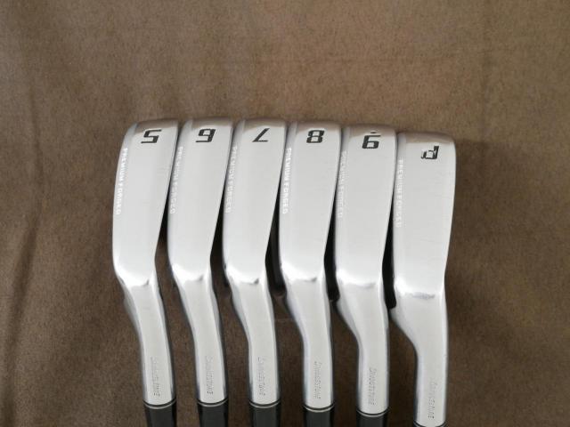 Iron set : Tourstage : ชุดเหล็ก Tourstage VIQ (Forged) มีเหล็ก 5-Pw (6 ชิ้น) ก้านเหล็ก NS Pro 950 Flex R