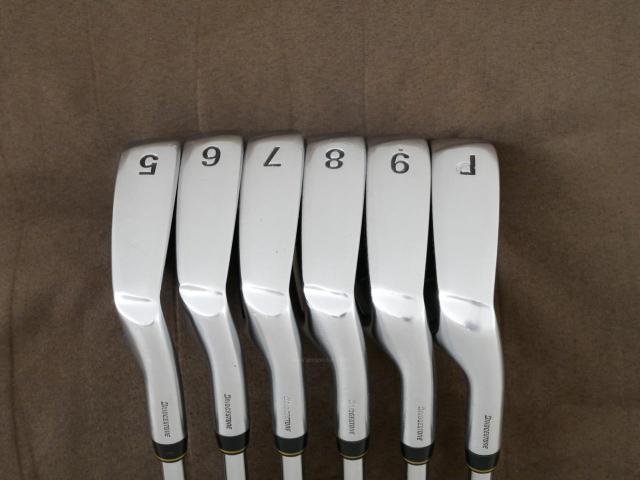Iron set : Tourstage : ชุดเหล็ก Tourstage V300 III (Forged) มีเหล็ก 5-Pw (6 ชิ้น) ก้านเหล็ก NS Pro 950 Flex R
