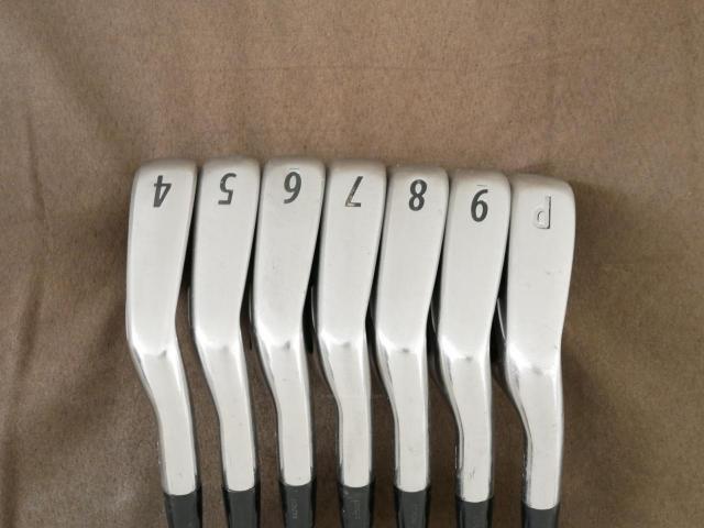 Iron set : Titleist : ชุดเหล็ก Titleist AP1 712 มีเหล็ก 4-Pw (7 ชิ้น) ก้านเหล็ก SL R300