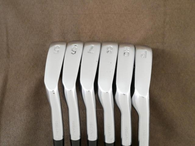 Iron set : Other Brand : ชุดเหล็ก A Grind Forged (นุ่มมากๆ หายากมากๆ) มีเหล็ก 5-Pw (6 ชิ้น) ก้านกราไฟต์ Fujikura MCI 110 Flex S