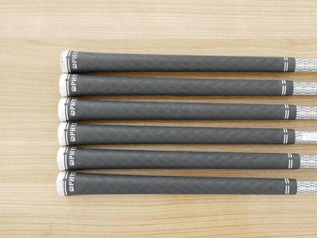 Iron set : Tourstage : ชุดเหล็ก Tourstage PHYZ III (ปี 2017 ซีรี่ย์ท๊อป ใบใหญ่ ตีง่าย ไกล) มีเหล็ก 5-Pw (6 ชิ้น) ก้านกราไฟต์ Flex R