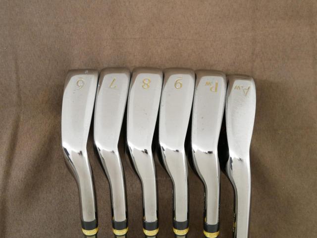 Iron set : Maruman : ชุดเหล็ก Maruman Majesty Prestigio (ตัวท็อป ตีง่าย ไกล ของใหม่แพงมากๆๆๆ) มีเหล็ก 6-Pw,Aw (6 ชิ้น) ก้านกราไฟต์ Flex R