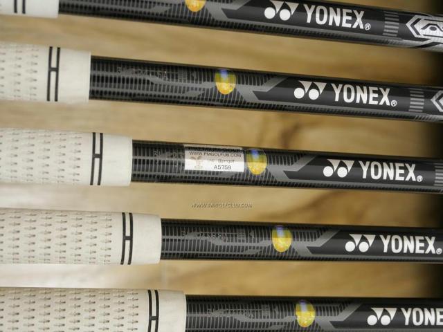 Iron set : Yonex : ชุดเหล็ก Yonex i E-Zone (หน้าเด้ง ตีไกล) มีเหล็ก 4-Pw (7 ชิ้น) ก้านกราไฟต์ Flex SR