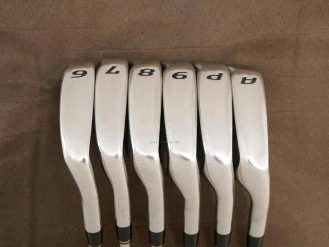 Iron set : Romaro : ชุดเหล็ก Romaro Ray Alpha (ปี 2017 ใบใหญ่ หน้า Titanium) มีเหล็ก 6-Pw,Aw (6 ชิ้น) ก้านกราไฟต์ Mitsubishi Diamana Thump i95 Flex S