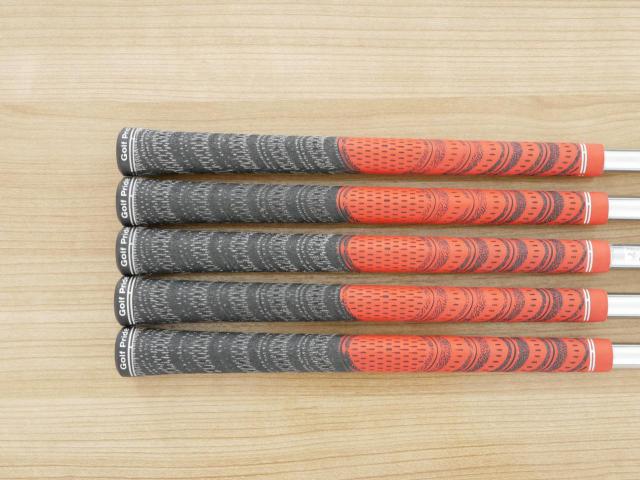 Iron set : Callaway : ชุดเหล็ก Callaway Big Bertha (ออกปี 2023 ตีง่ายที่สุดของ Callaway) มีเหล็ก 6-Pw (5 ชิ้น) ก้านเหล็ก NS Pro 950 Neo Flex S