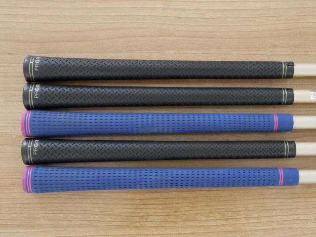 Lady club : All : ชุดเหล็ก PRGR 505 (ตีง่ายไกล) มีเหล็ก 7-Pw,Aw (5 ชิ้น) ก้านกราไฟต์ Flex L (M-30)