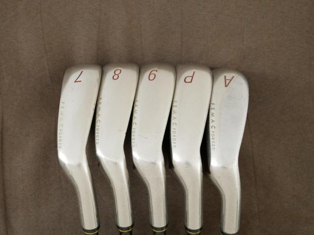 Lady club : All : ชุดเหล็ก PRGR 505 (ตีง่ายไกล) มีเหล็ก 7-Pw,Aw (5 ชิ้น) ก้านกราไฟต์ Flex L (M-30)