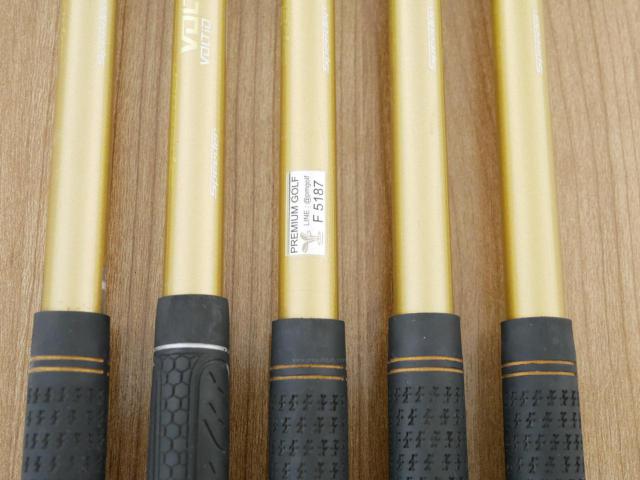 Iron set : Katana : **มีตำหนิ** ชุดเหล็ก Katana Voltio NINJA 880Hi Gold (รุ่นท็อปสุด ปี 2018 ตีง่าย ไกล สวยมากๆ) มีเหล็ก 6-Pw (5 ชิ้น) ก้านกราไฟต์ Fujikura Speeder 361 Flex R-Easy Light (R2)