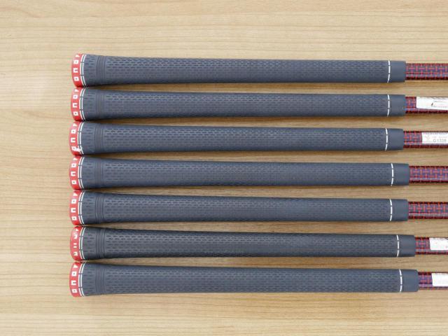 Iron set : Daiwa : ชุดเหล็ก Daiwa OnOff AKA (ออกปี 2021 หน้าเด้ง Maraging ยืดยุบได้ ตีง่าย นุ่ม ไกลมากๆ) มีเหล็ก 6-Pw,Aw,Sw (7 ชิ้น) ก้านกราไฟต์ Flex R