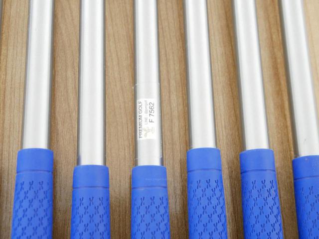 Iron set : Daiwa : **มีตำหนิ** ชุดเหล็ก Daiwa GIII (รุ่นท๊อปสุด หน้าเด้งสุดๆ ใบใหญ่ ตีไกล) มีเหล็ก 5-Pw,Aw (7 ชิ้น) ก้านกราไฟต์ Flex SR